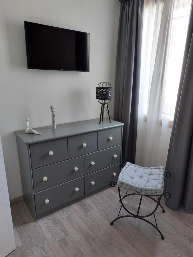 Les Dauphins Apartment Saint-Romain-de-Jalionas Екстериор снимка