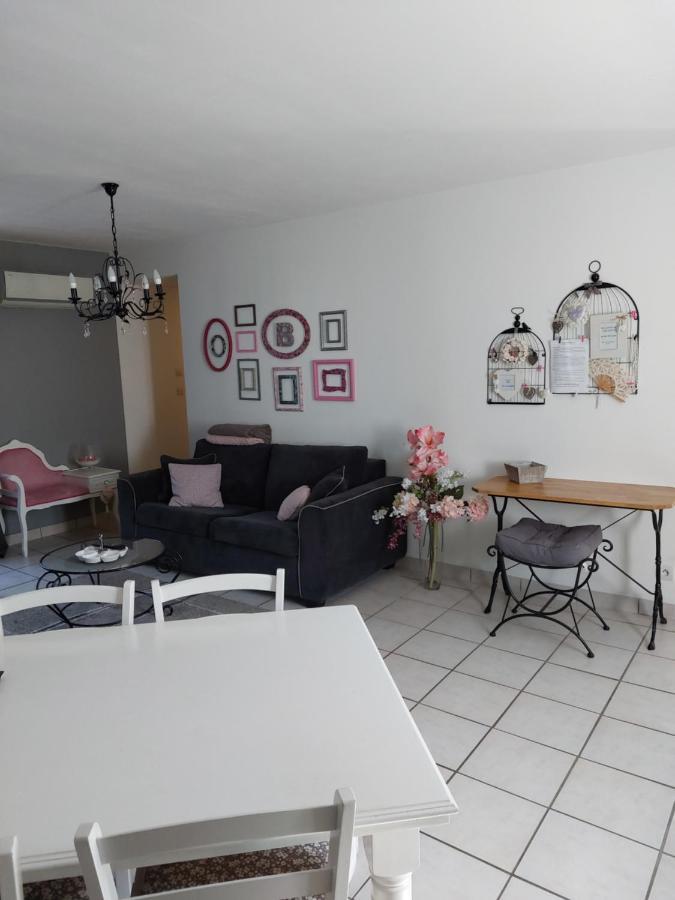 Les Dauphins Apartment Saint-Romain-de-Jalionas Екстериор снимка