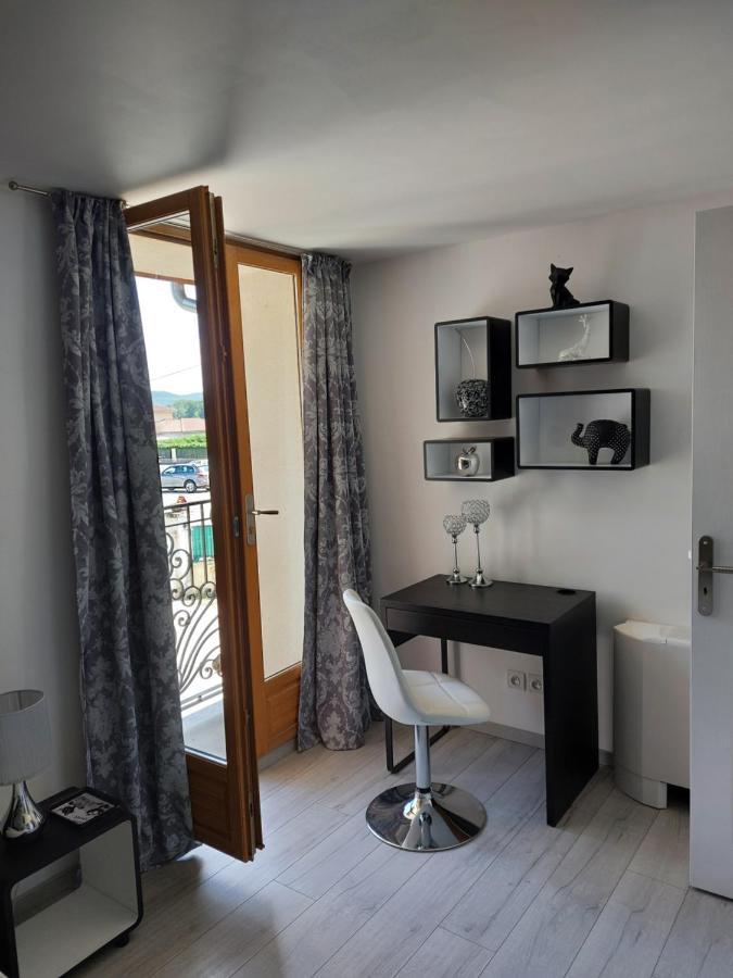 Les Dauphins Apartment Saint-Romain-de-Jalionas Екстериор снимка