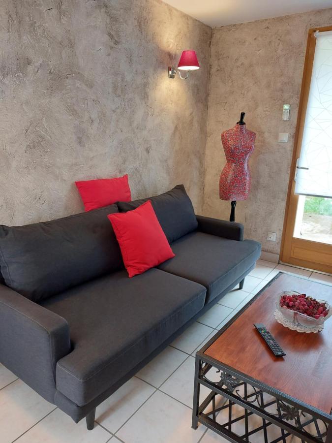 Les Dauphins Apartment Saint-Romain-de-Jalionas Екстериор снимка